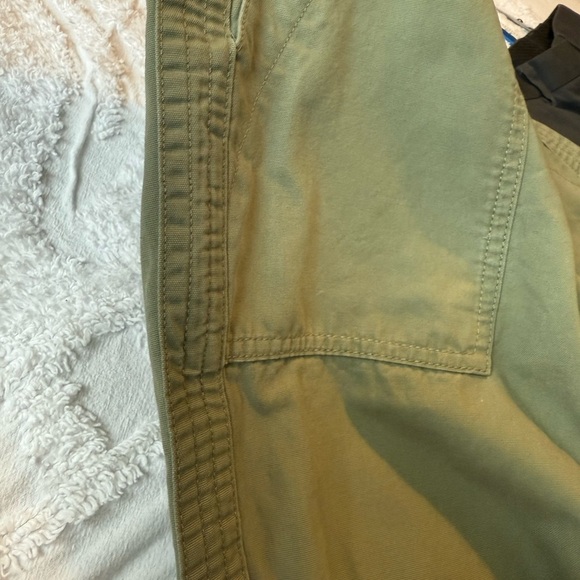 Talbots 10 Slim Cargo Pants Olive Green EUC - Picture 3 of 10
